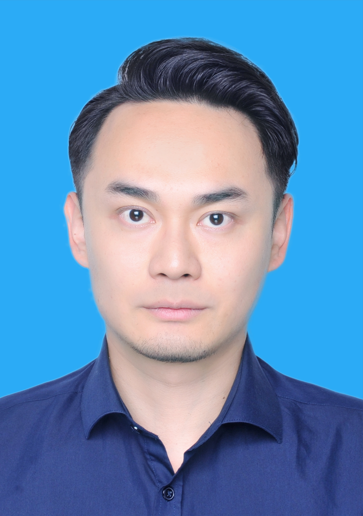 曾骁 证件照.jpg